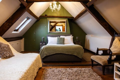Bed, Photo of the whole room, Bedroom
