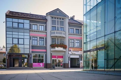 Property building, Neighbourhood
