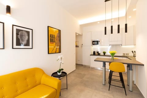 Kitchen or kitchenette, Living room