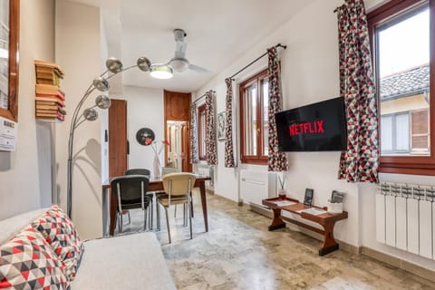 TV and multimedia, Living room, Seating area, Dining area, Evening entertainment