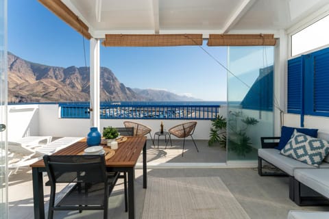 Off site, Natural landscape, Solarium, View (from property/room), Balcony/Terrace, Balcony/Terrace, Beach, Landmark view, Mountain view, Sea view, Sunset