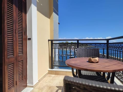 Patio, Day, Natural landscape, View (from property/room), Balcony/Terrace, Lake view, Sea view