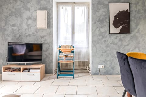 Communal lounge/ TV room, TV and multimedia, Living room, Seating area