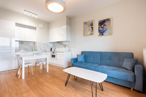 Kitchen or kitchenette, Living room, Seating area, Dining area, pet friendly, stove