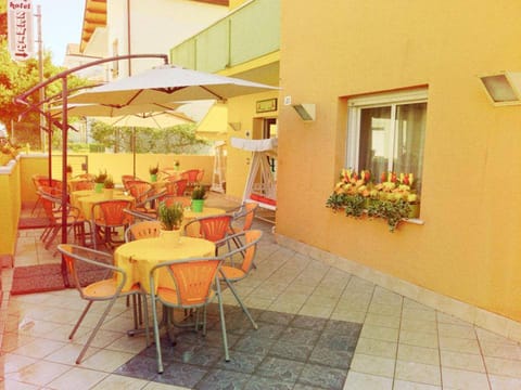 Facade/entrance, Pets