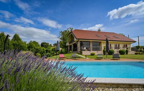 Property building, Pool view