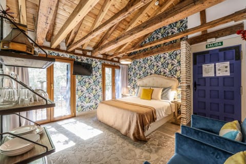 Bed, Living room, Photo of the whole room, Bedroom