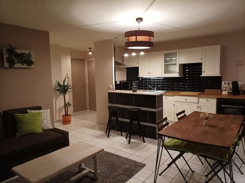 Ecully, appartement au calme de 50m². Apartment in Lyon