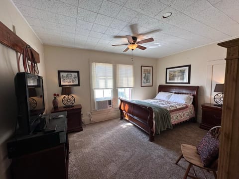 Carriage Inn - Tarpley Suite 5 Bed and Breakfast in Bandera