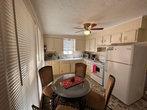 Carriage Inn - Tarpley Suite 5 Bed and Breakfast in Bandera