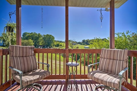 Bring Your Pets! Midway Abode with Yard and Fire Pit House in Cherokee Reservoir