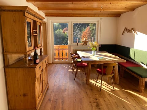 Dining area, Breakfast