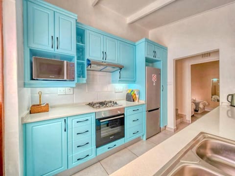 Kitchen or kitchenette, minibar, pet friendly, stove