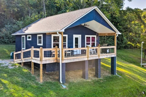 Bean Station Cottage Unobstructed Lake Views House in Cherokee Reservoir