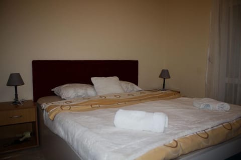 Studio on the coast, with a view of the sunrise,free we-fi Apartment in Dobrota