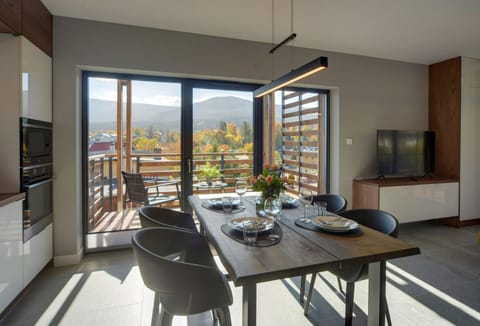 Balcony/Terrace, Food and drinks, Mountain view