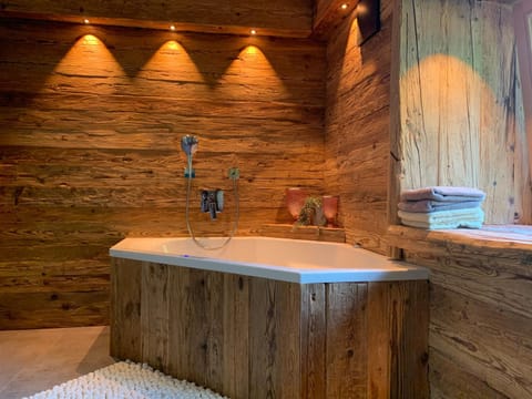 Hot Tub, Bathroom, Bath