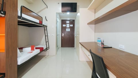 TV and multimedia, Photo of the whole room, bunk bed, air conditioner