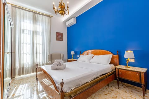 Photo of the whole room, Bedroom, air conditioner