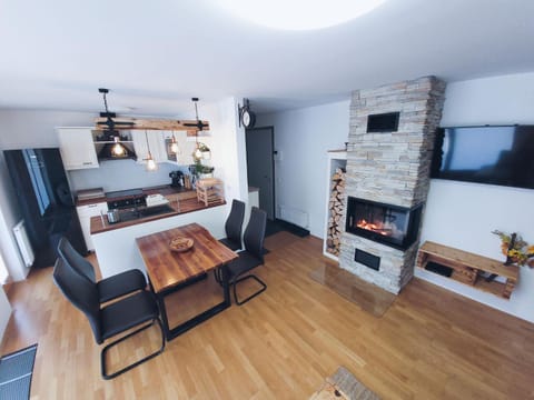 Communal lounge/ TV room, TV and multimedia, Kitchen or kitchenette, Living room, Dining area, flat iron, minibar, pet friendly
