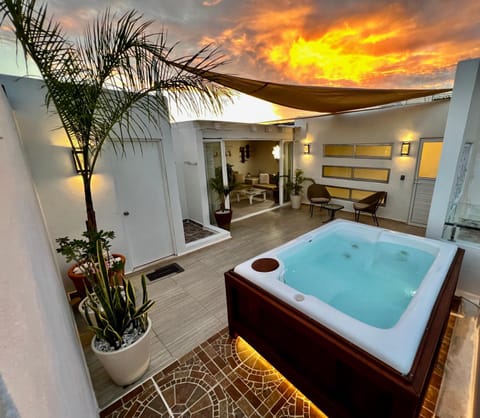 Hot Tub, Hot Tub, Balcony/Terrace, Balcony/Terrace