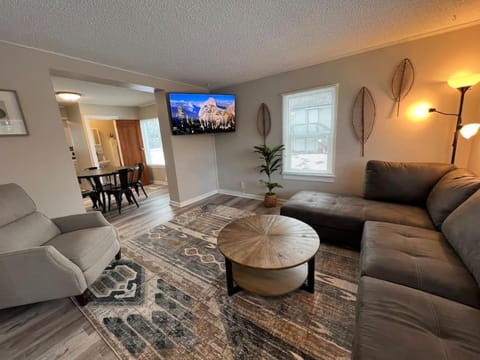 A Very Unique Quirky and Comfortable Home House in Spokane