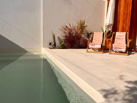 Pool view, Swimming pool, sunbed