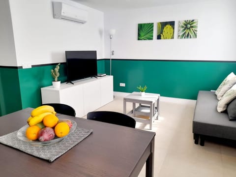 TV and multimedia, Living room, Dining area, air conditioner