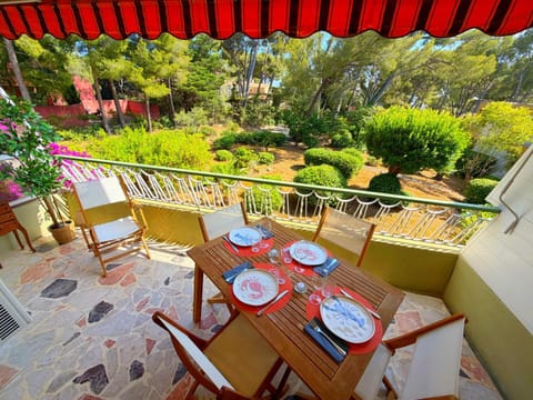 Balcony/Terrace, Garden view