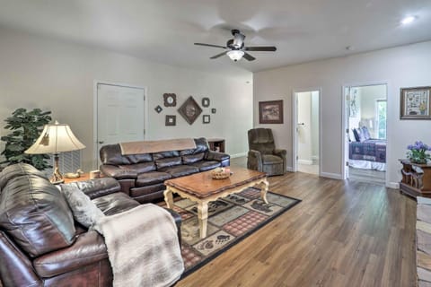 Near Sugar Mtn Resort! Mtn-View Outdoor Basecamp Apartment in Seven Devils