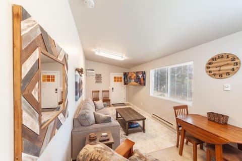 Cozy Duplex Unit - Beautiful Lake Views! House in Franklin D Roosevelt Lake