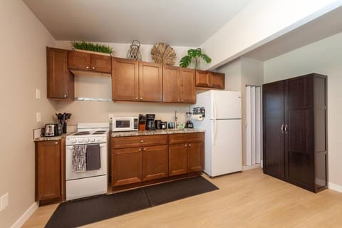 Cozy Duplex Unit - Beautiful Lake Views! House in Franklin D Roosevelt Lake