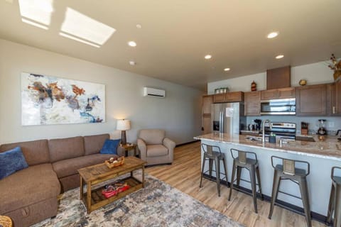 Beautiful Triplex Unit With Spectacular Lake View! House in Franklin D Roosevelt Lake