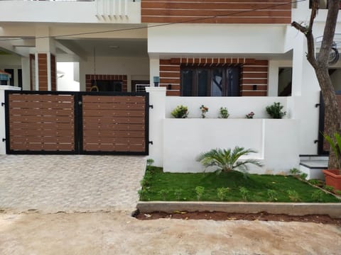 Property building, Day