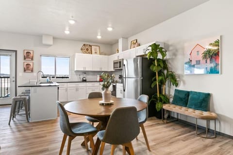 Great New 2 Bed 2 Bath Near Perry District and DT Apartment in Spokane