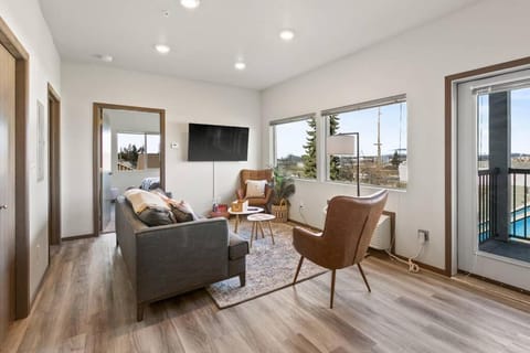 Great New 2 Bed 2 Bath Near Perry District and DT Apartment in Spokane