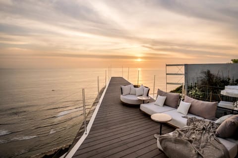 View (from property/room), Balcony/Terrace, Seating area, Sea view, Sunset