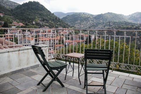 View (from property/room), Balcony/Terrace