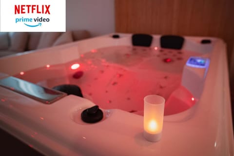 Hot Tub, Spa and wellness centre/facilities