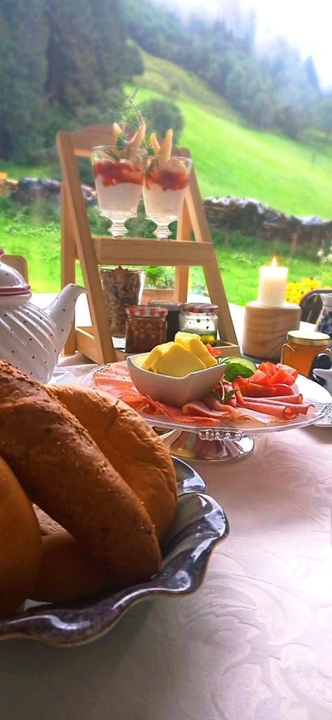 Breakfast, Continental breakfast