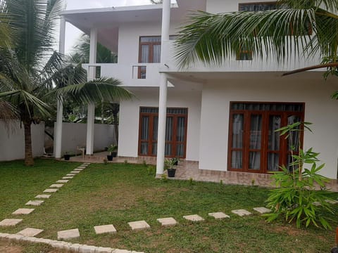 Property building, Day, Garden, Garden view