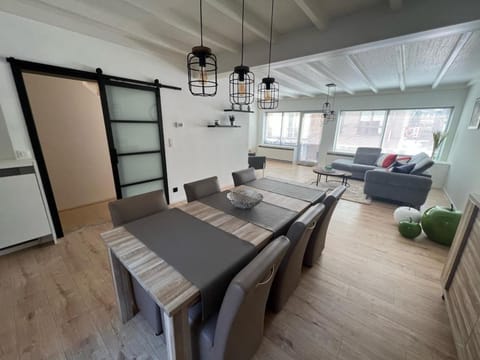 Seating area, Dining area