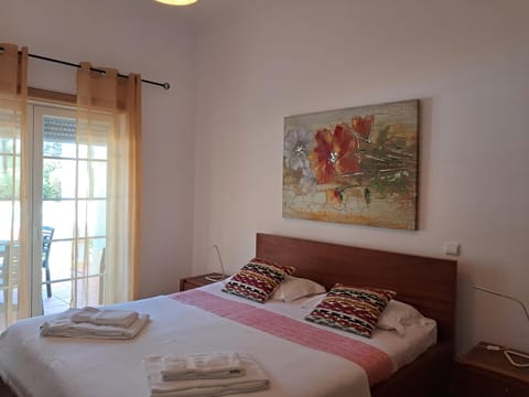 Praia Del Rei Pool Apartment in Amoreira