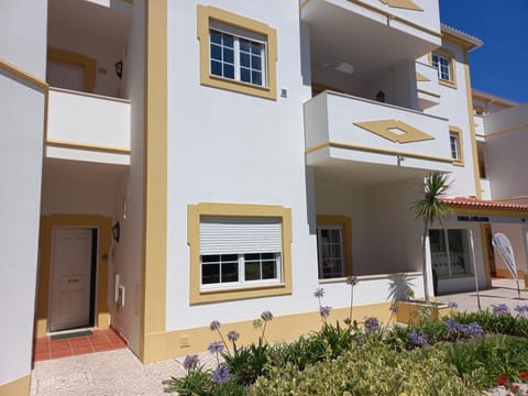 Property building, Balcony/Terrace