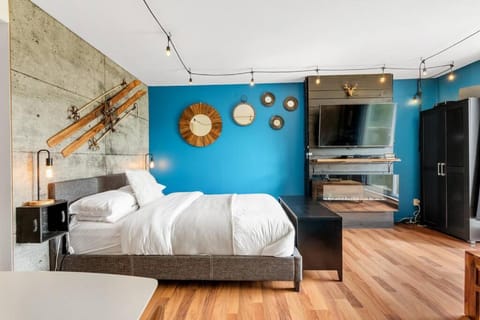 Bed, Photo of the whole room, Bedroom