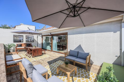 Patio, Day, Balcony/Terrace, City view