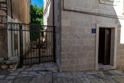 Logo/Certificate/Sign