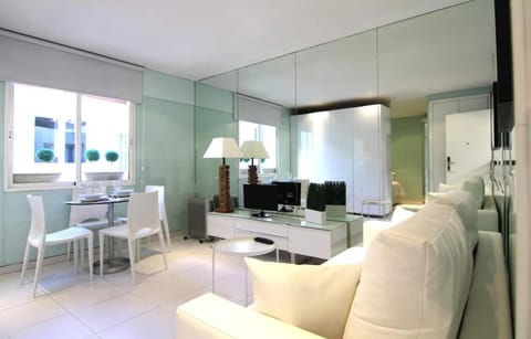 Communal lounge/ TV room, Living room