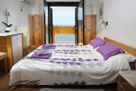 Bedroom, Sea view