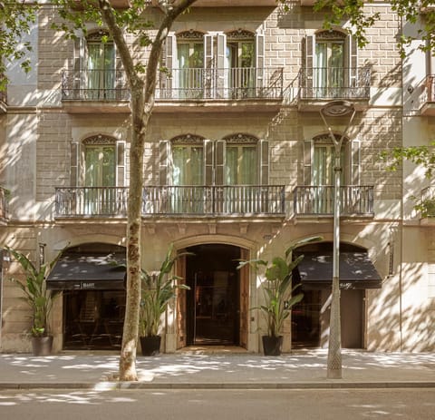 Property building, Facade/entrance